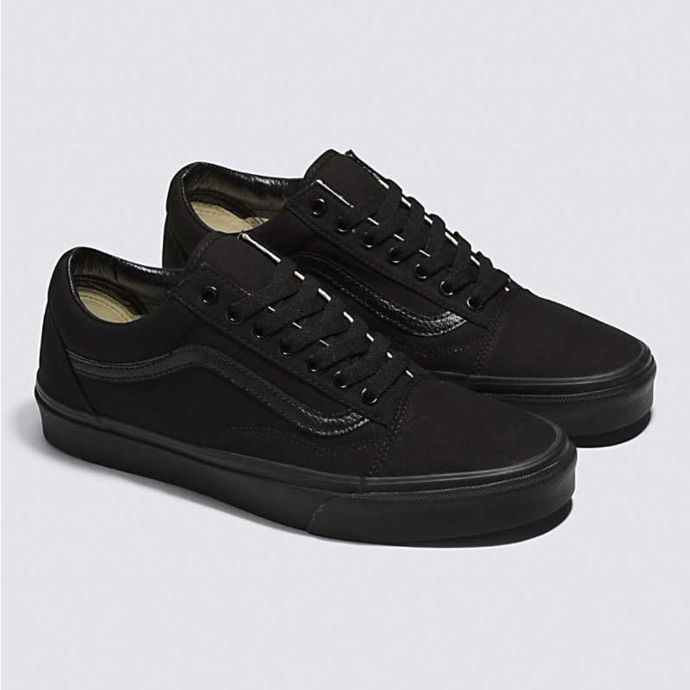 Gently used all black old skool Comfy cush Van’s sneakers